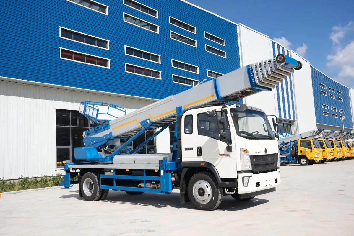 临沭出租云梯车高空作业车 建筑垃圾搬运