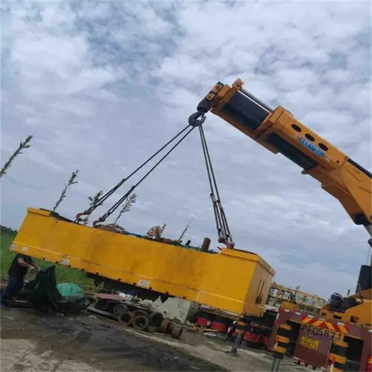 临沭随车吊吊集装箱怎么吊